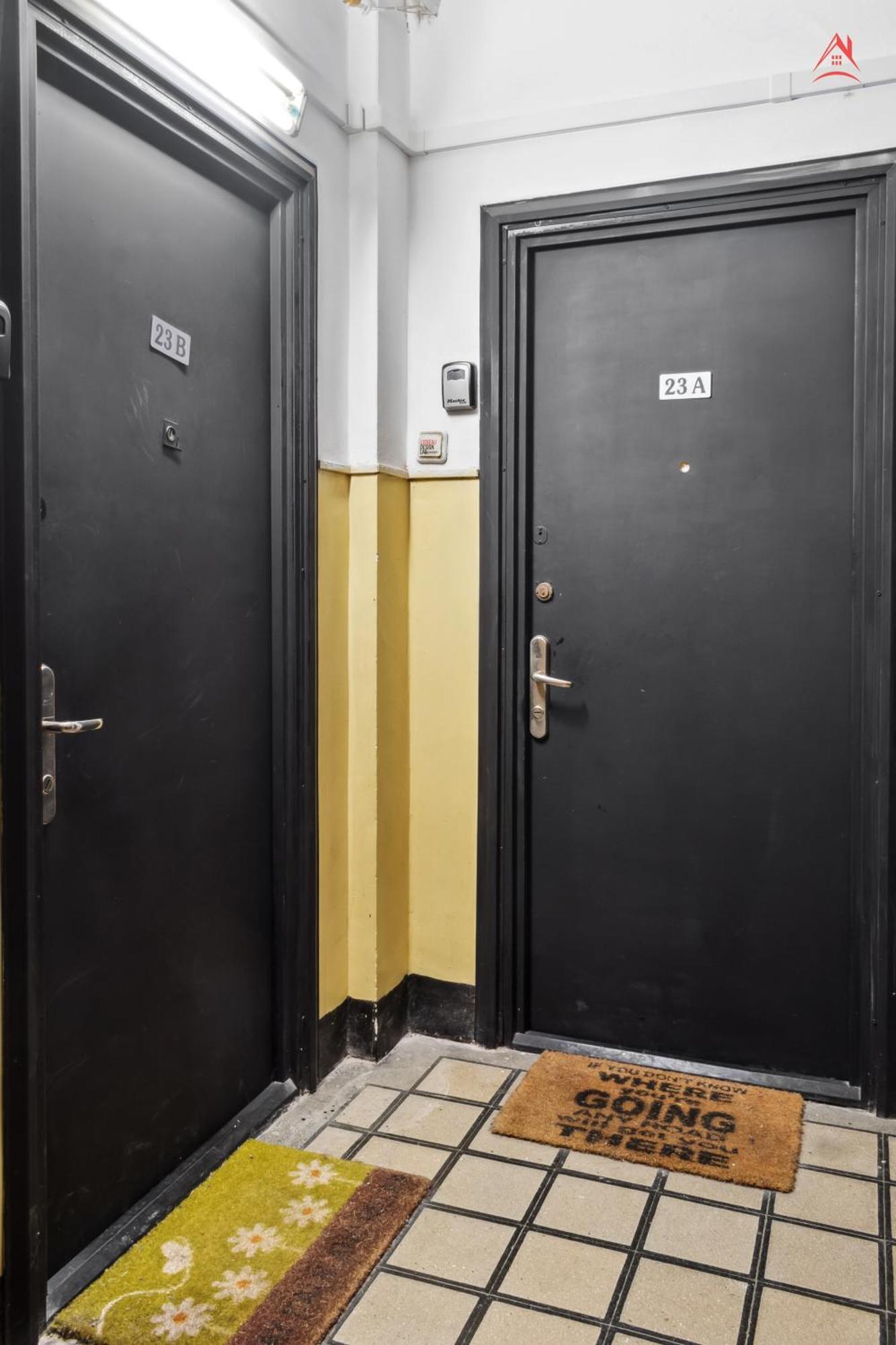 Apartamento Old Town Studio 23B Bucarest Exterior foto