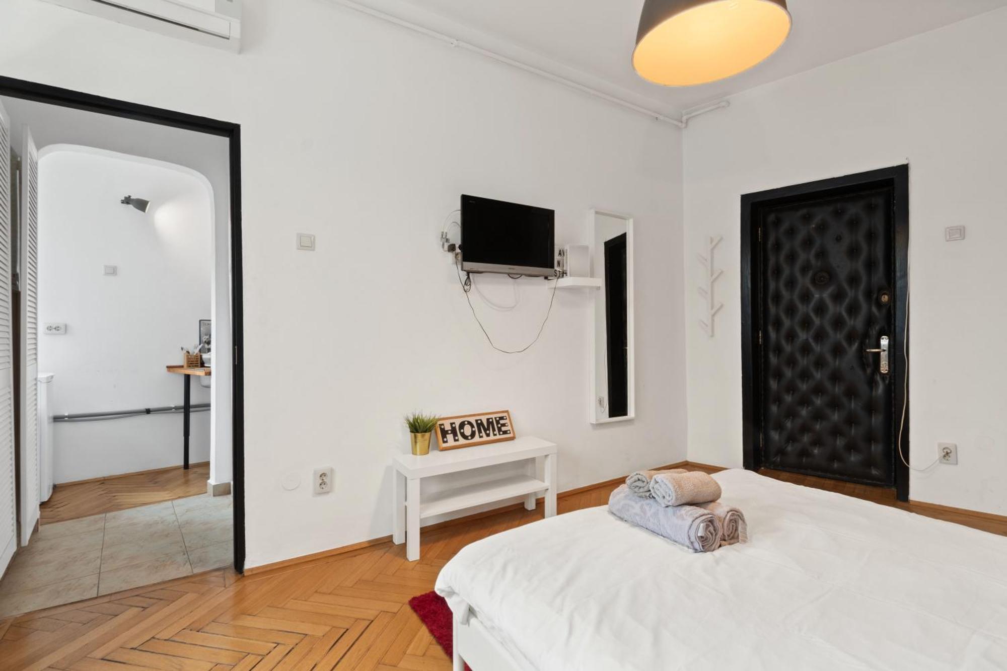 Apartamento Old Town Studio 23B Bucarest Exterior foto