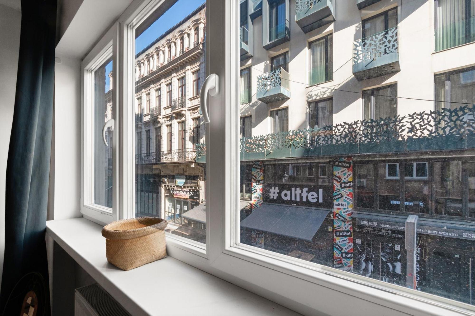Apartamento Old Town Studio 23B Bucarest Exterior foto